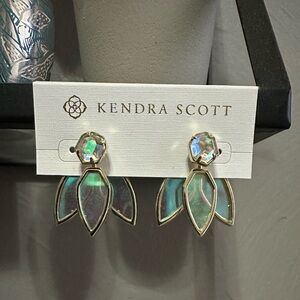 Kendra Scott Tomon Petal Ear Jackets